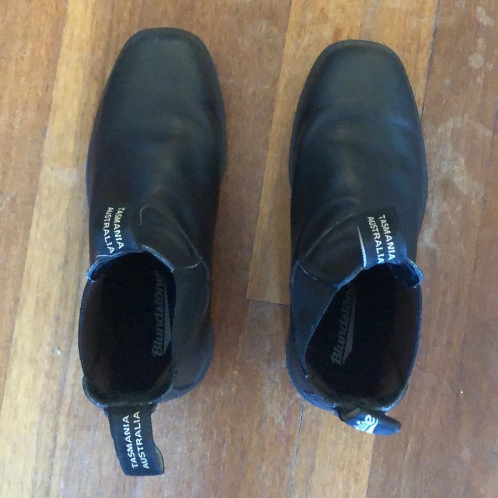 Blundstone boots size aus 5.5, black, square toe.